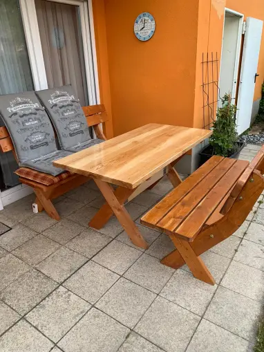 Tisch aus Esche Tisch aus Esche